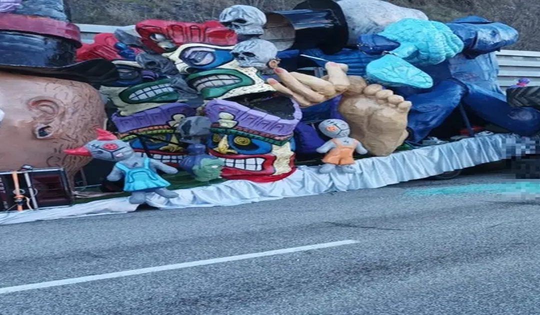 Il carro ribaltato