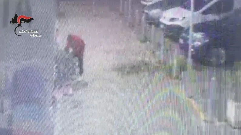Tenta di rapire un bimbo di 5 anni al supermercato, 45enne arrestato a Caivano