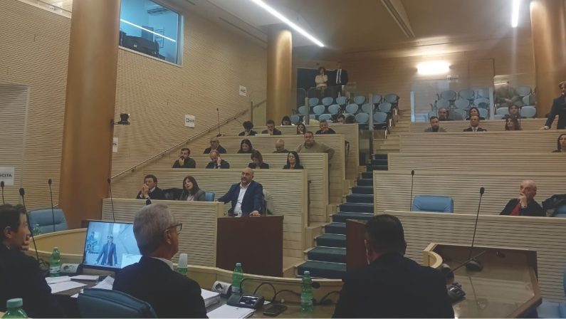 Potenza, bilancio 2026, tagli a trasporti, scuole e ambiente