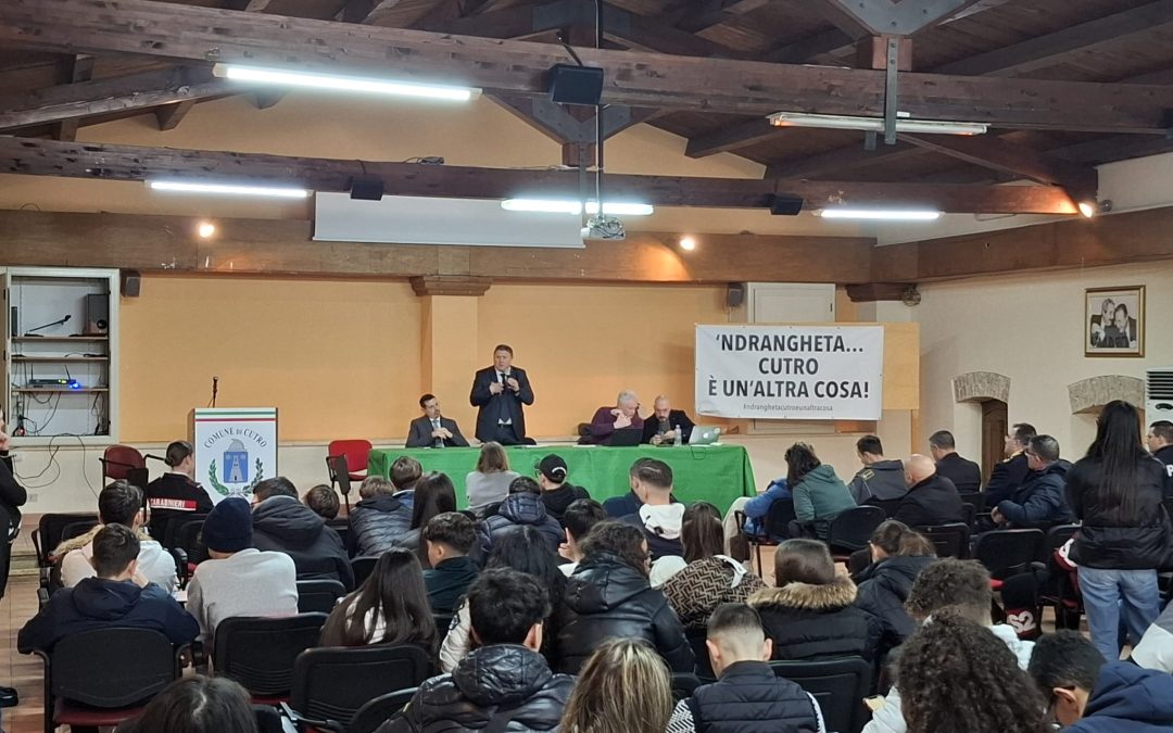 L'incontro con il capo della Dia di Catanzaro Fazio nella sala Falcone-Borsellino di Cutro