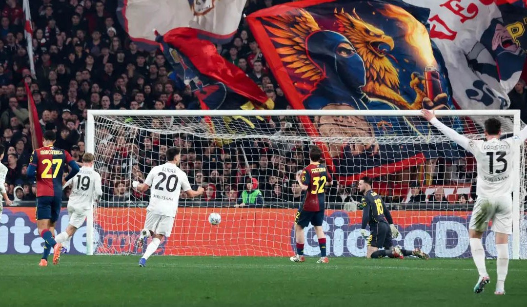 Serie A, tre punti d’oro per il Napoli: in 10 contro 11 batte il Genoa al 95°