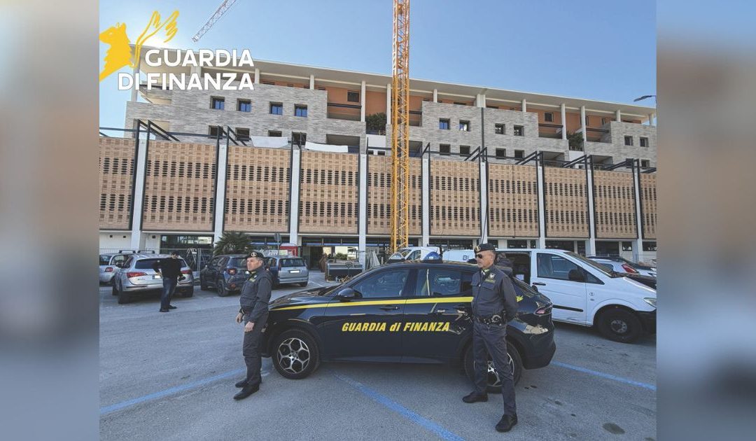 Il sequestro in piazza Bianco riaccende dibattito su Piano Casa