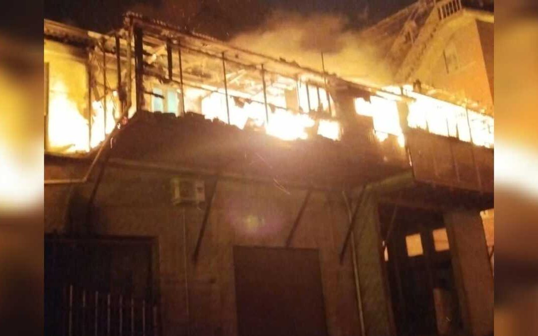 Incendio a Soveria Mannelli, tre negozi in fiamme in una sola notte