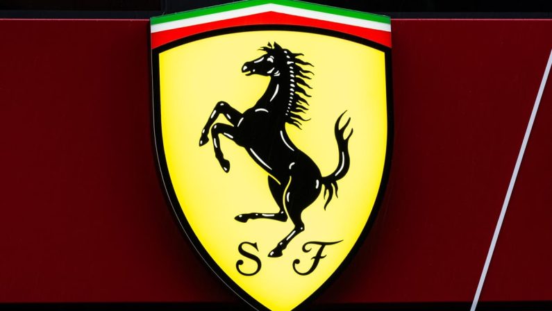 Nel 2025 per Ferrari ricavi in aumento del 7% a 7,1 miliardi