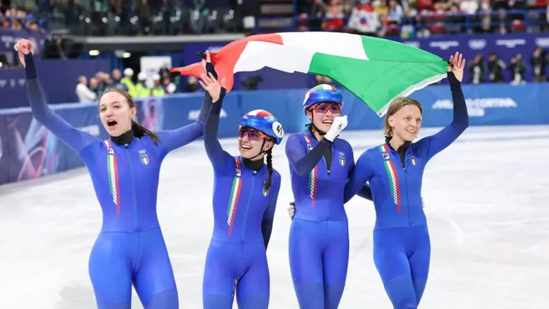 Italia d’argento nello short track con la staffetta femminile 3000 metri. Fontana da record con 14 medaglie, superato Mangiarotti