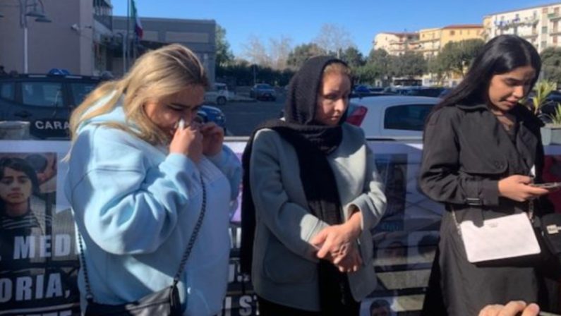 Strage di Cutro, i familiari delle vittime: «Promesse disattese dalla premier Meloni»
