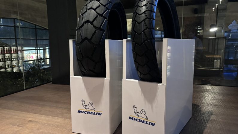 Michelin lancia Anakee Adventure 2, pneumatico per le “Maxi Enduro”