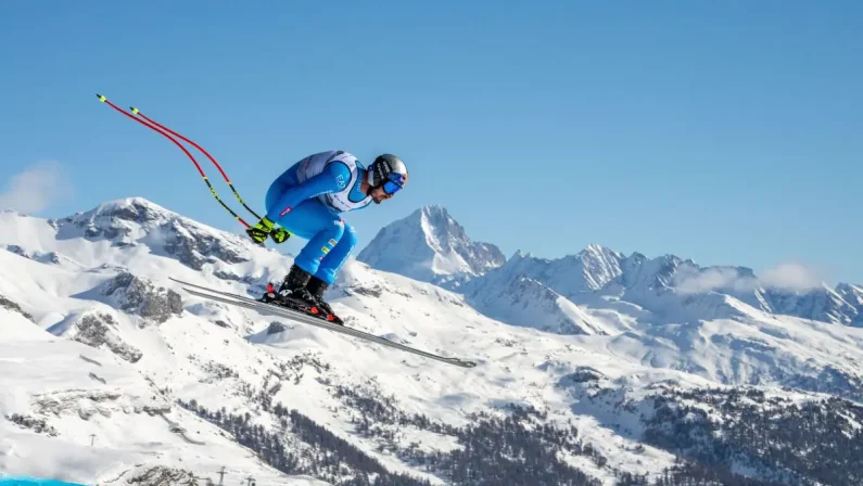 Von Allmen vince la discesa di Crans Montana, Paris è 2°