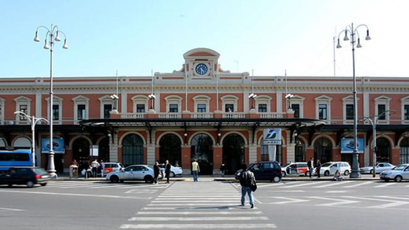 La stazione ferroviaria Bari centrale chiusa per tre giorni