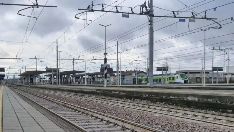 Nuovi sabotaggi sulla linea Alta Velocità, circolazione ferroviaria rallentata