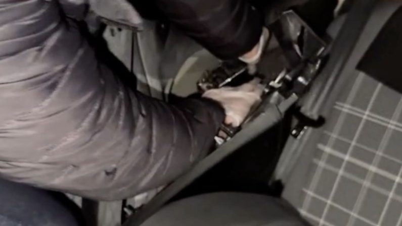Villa San Giovanni, cocaina nel doppiofondo dell'auto, due arresti agli imbarchi per la Sicilia