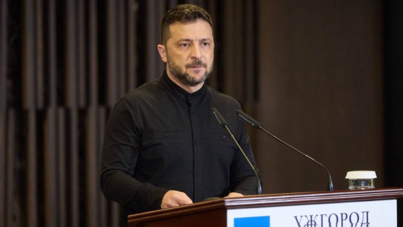 Zelensky “Attacco dei russi con più di 400 droni e circa 40 missili”