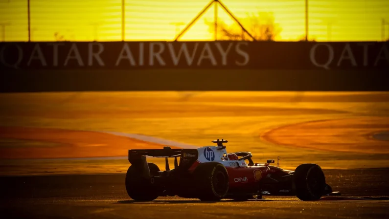 Lampo Leclerc nell’ultimo giorno dei test in Bahrain: la Ferrari fa segnare il miglior tempo