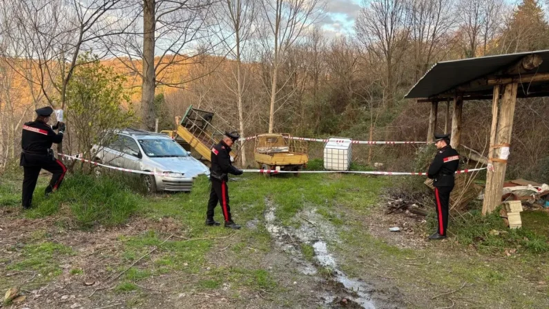 Discarica abusiva di rifiuti speciali altamente inquinanti, 2 denunce in provincia di Catanzaro