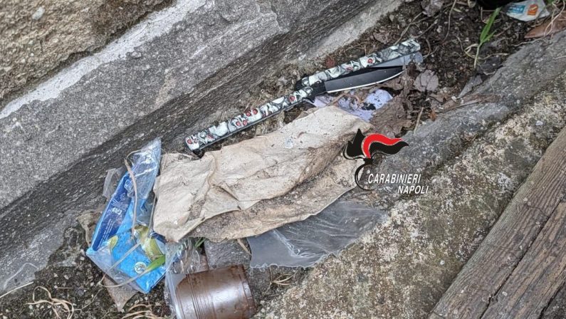14enne ferito a scuola con un coltello a Scampia, denunciati due minori