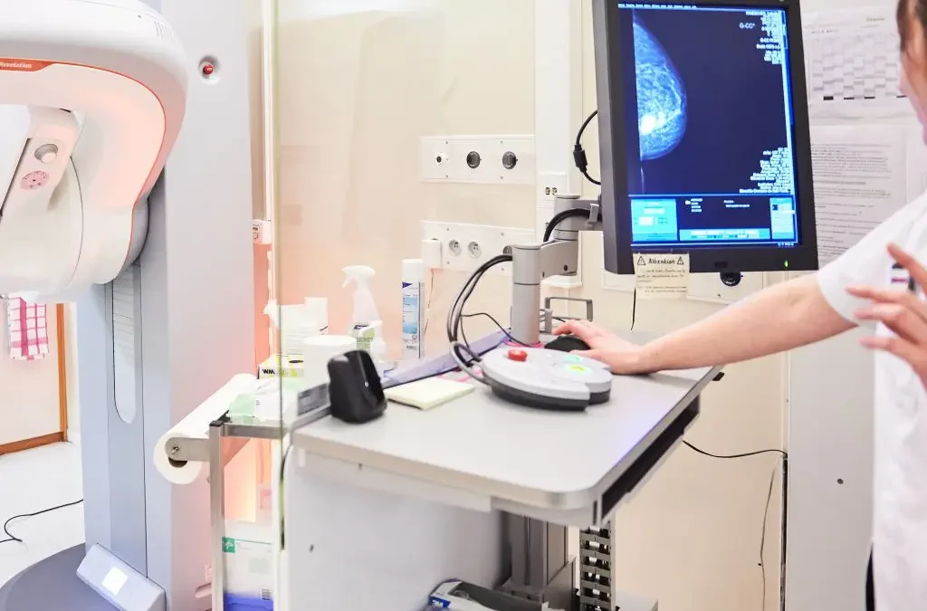 Tumore al seno, Aifa approva ribociclib per ridurre il rischio della recidiva
