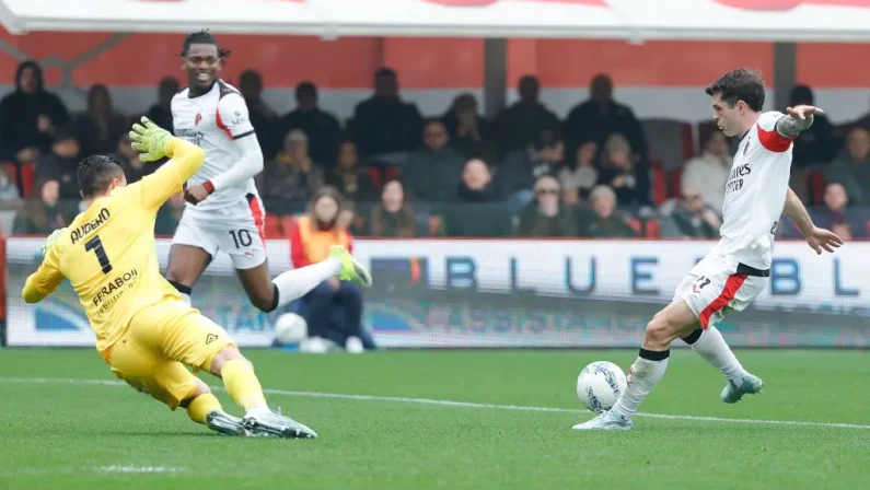Pavlovic e Leao nel recupero, il Milan vince 2-0 in casa della Cremonese