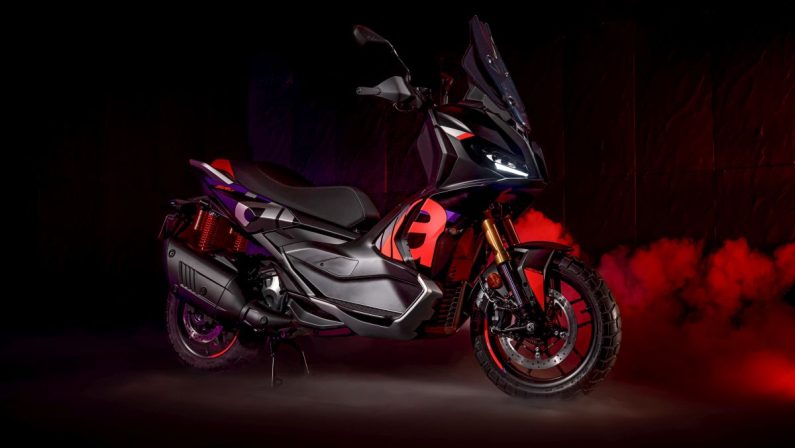 Arriva sul mercato Aprilia SR GT 400