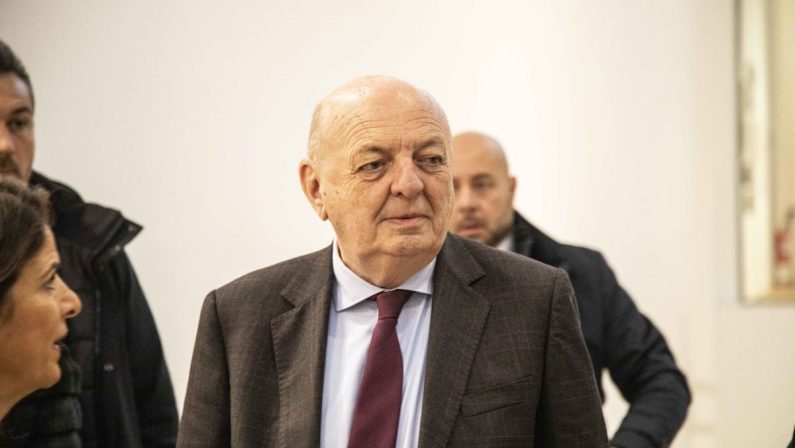 Pichetto Fratin “Controlli anti speculazioni, no a decisioni sull’onda del panico”