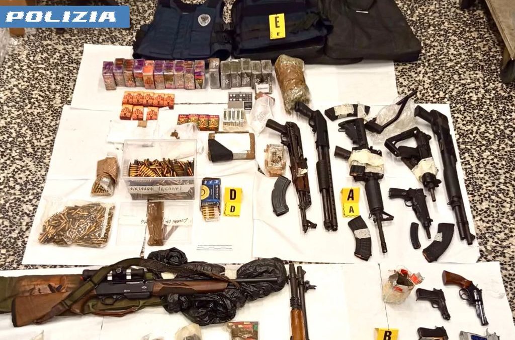 Sequestrati a 49enne di Torino 12 kg di droga e arsenale