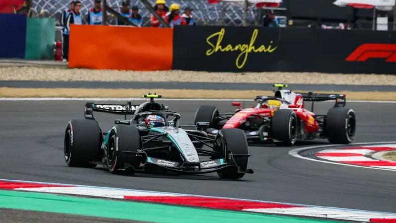 In Cina doppietta Mercedes con Antonelli e Russell, terzo Hamilton