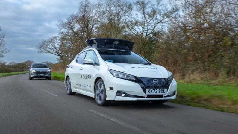 Nissan Leaf, progetto guida autonoma evolvAD vince il C2i Award 2025