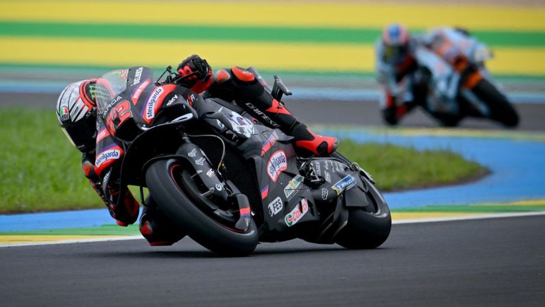 Bezzecchi trionfa in MotoGP in Brasile, doppietta Aprilia