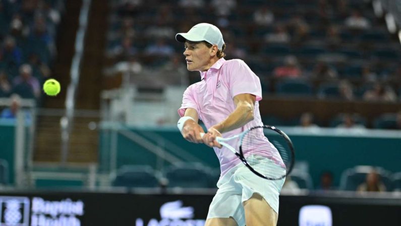 Sinner batte Michelsen e si qualifica per i quarti del Miami Open