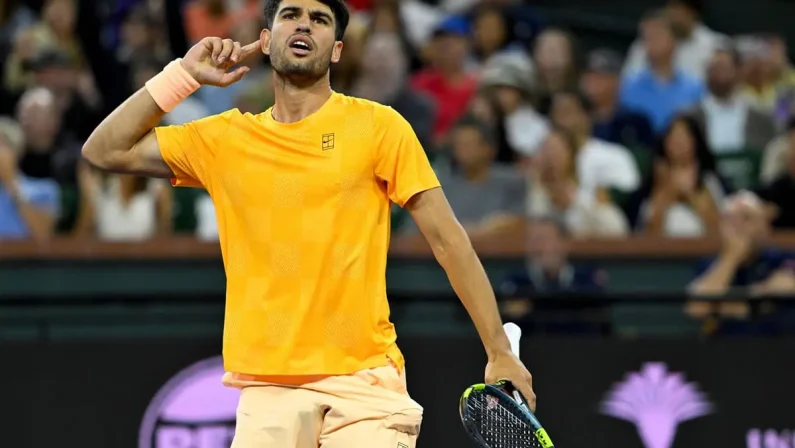 Alcaraz agli ottavi di Indian Wells in rimonta, il doppio Errani/Paolini avanza ai quarti