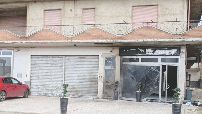 Melicucco, boato nella notte, esplode autoconcessionaria