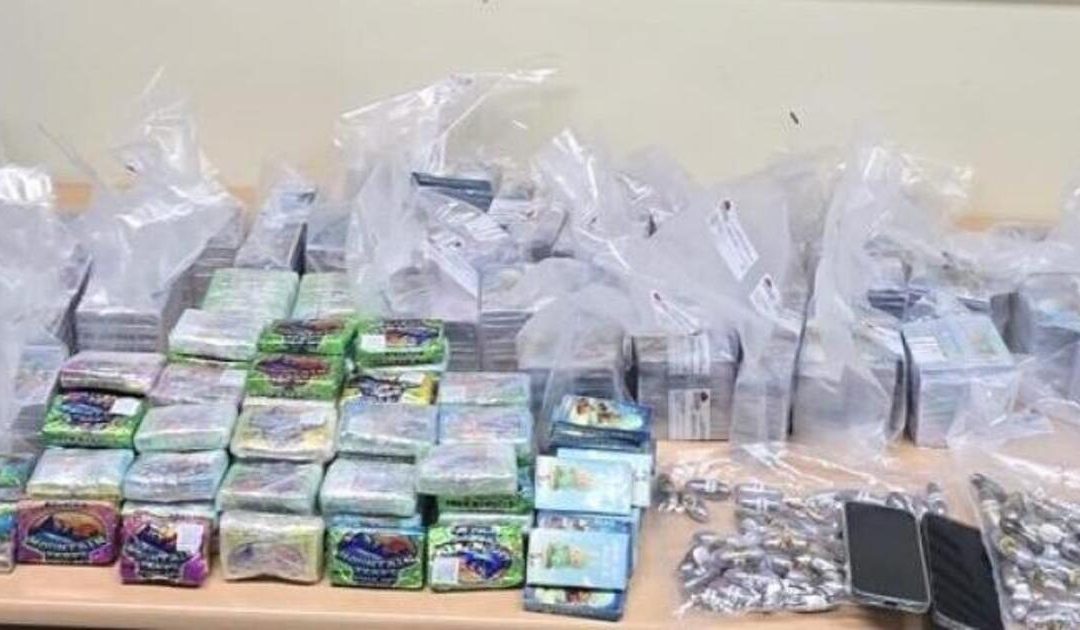 Bari, laboratorio casalingo con hashish “ghiacciato”: sequestro di 60 chili e 2 arresti