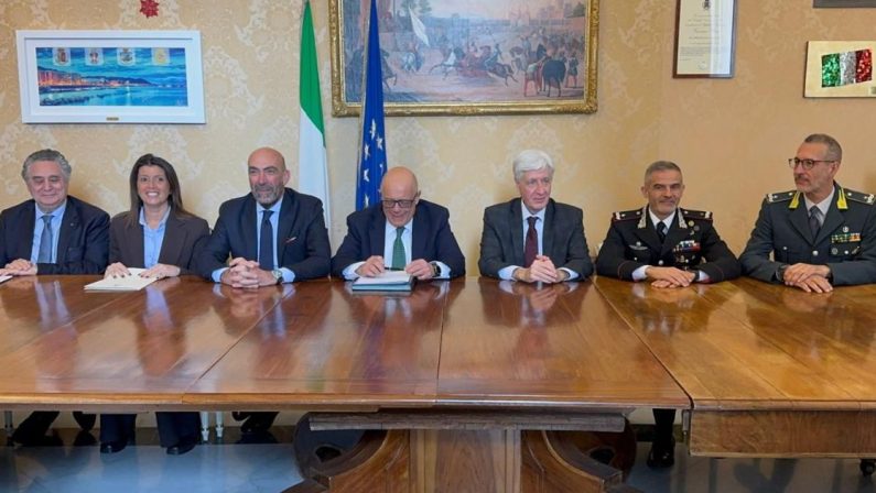 A Bari patto sulla sicurezza tra Prefettura, Comune e associazioni di categoria