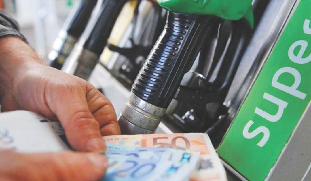 Carburanti: Mimit, prezzo medio self benzina 1,934 euro/litro, gasolio 2,026
