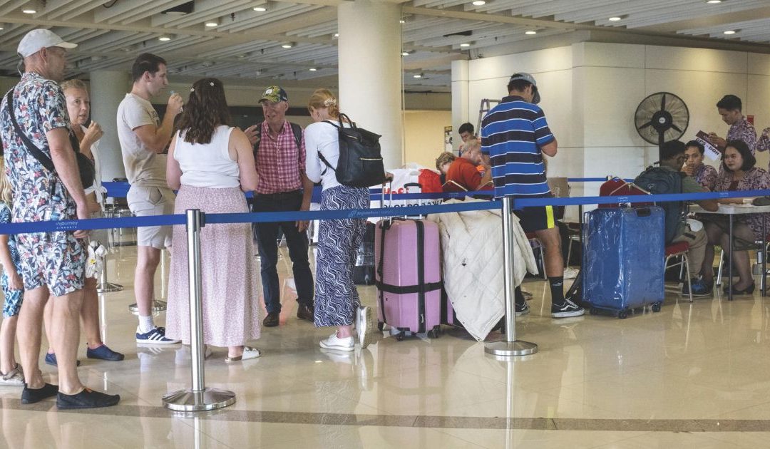 Caos nei voli, circa seimila quelli cancellati: gli italiani restano bloccati