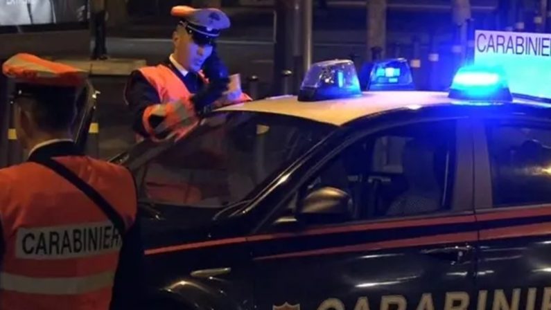 Donna accoltellata su un bus a Napoli: fermato l’aggressore
