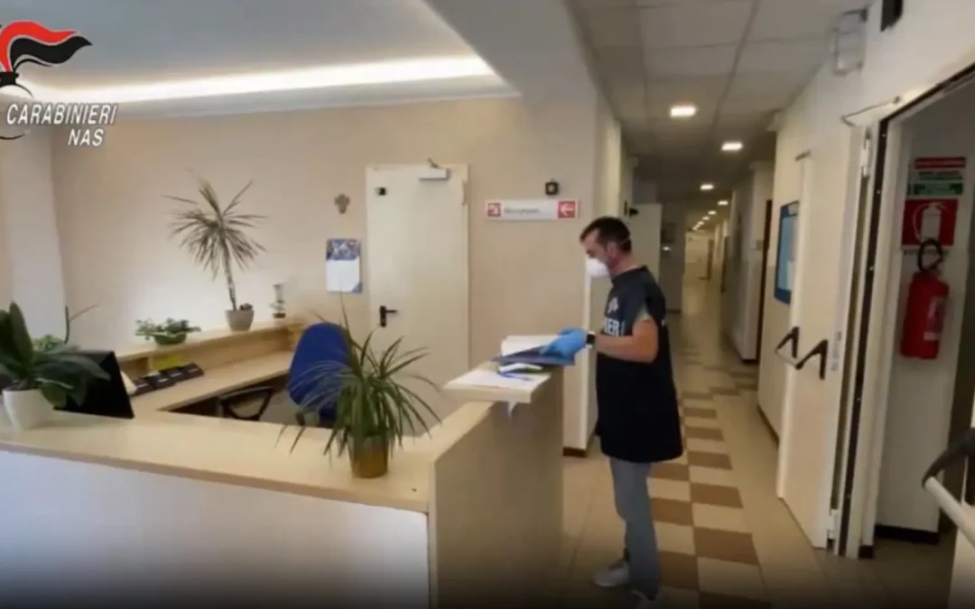 Lecce, medico e infermiera arrestati per truffa