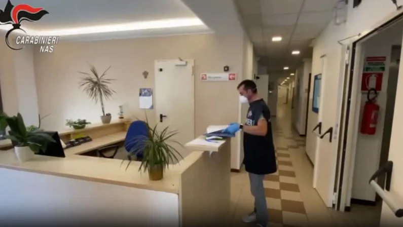 Lecce, medico e infermiera arrestati, visite private a pagamento in strutture pubbliche