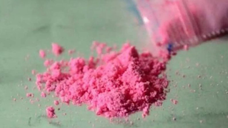 Napoli, arrestata mamma pusher: in casa cocaina rosa per 100mila euro
