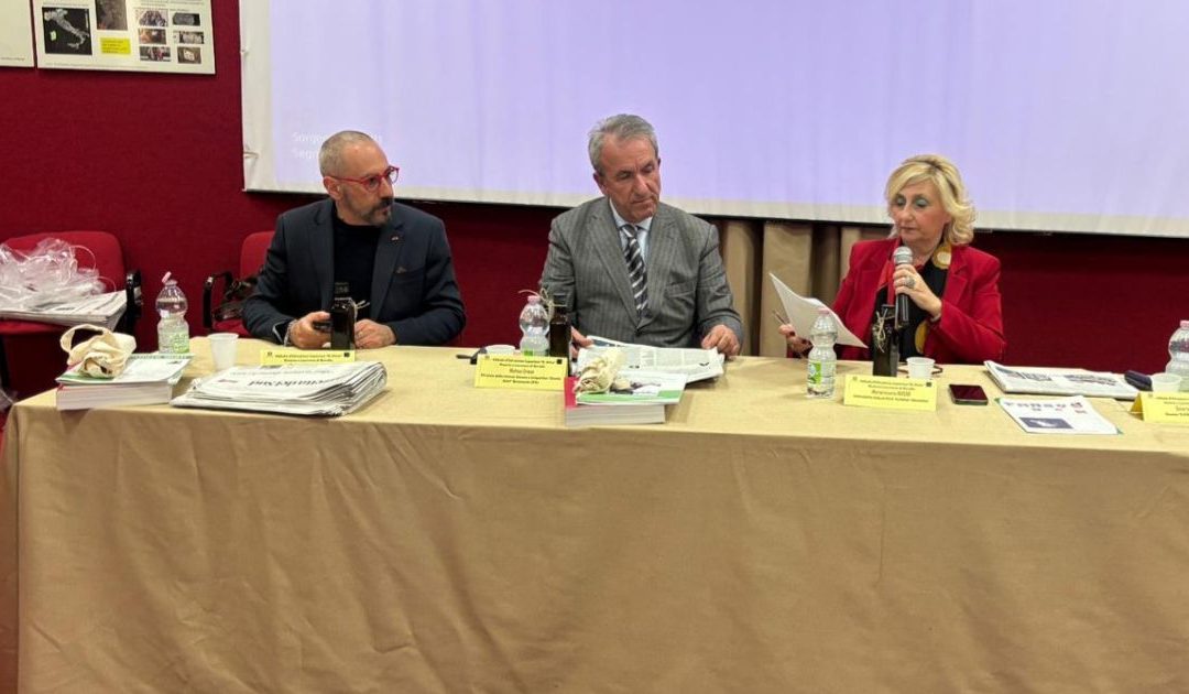 Il docente di Pedagogia antimafia Costabile e i presidi Croce e Russo firmano l'intesa