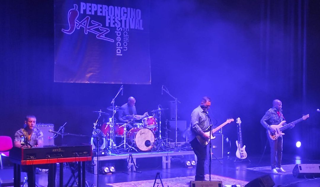 Cream of Clapton Band incanta l’Unical, tributo da brividi a Eric Clapton