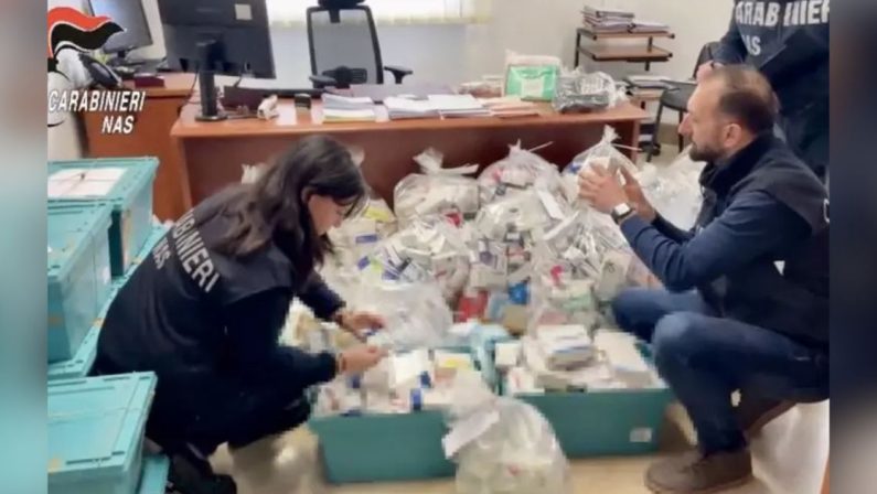 Foggia, scoperta farmacia abusiva in casa