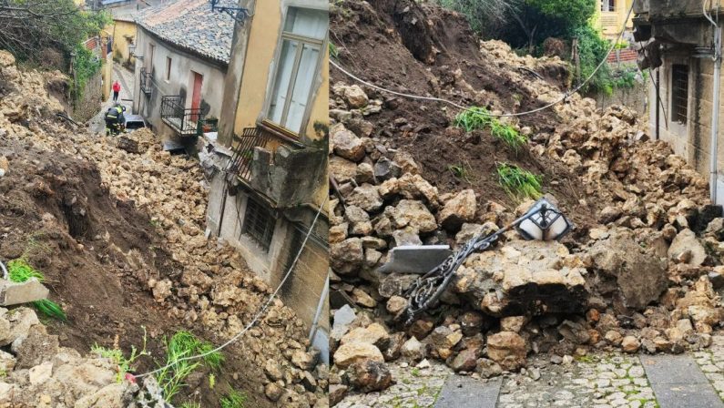 Frana a Stilo sotto il convento, casa travolta e auto sepolte
