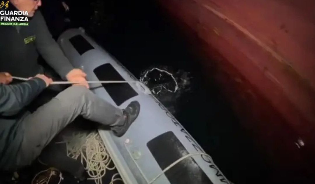 Gioia Tauro, 400 kg di cocaina in fondo al mare