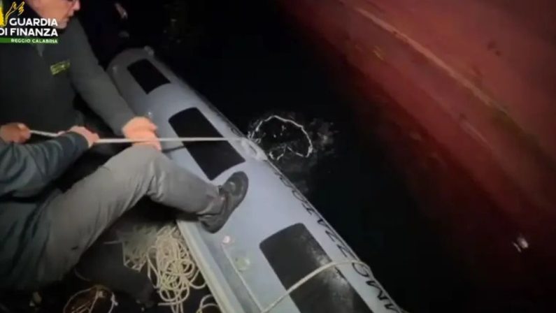 Gioia Tauro, 400 kg di cocaina in fondo al mare