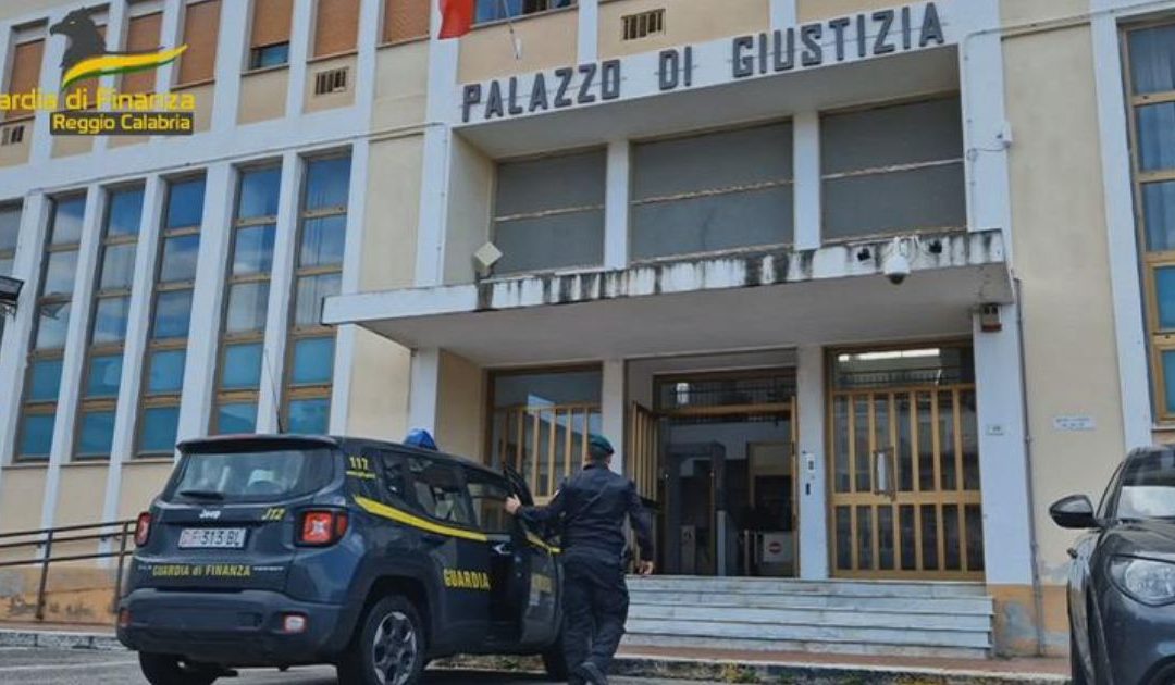 ‘Ndrangheta, armi da guerra trovate a Gioia Tauro