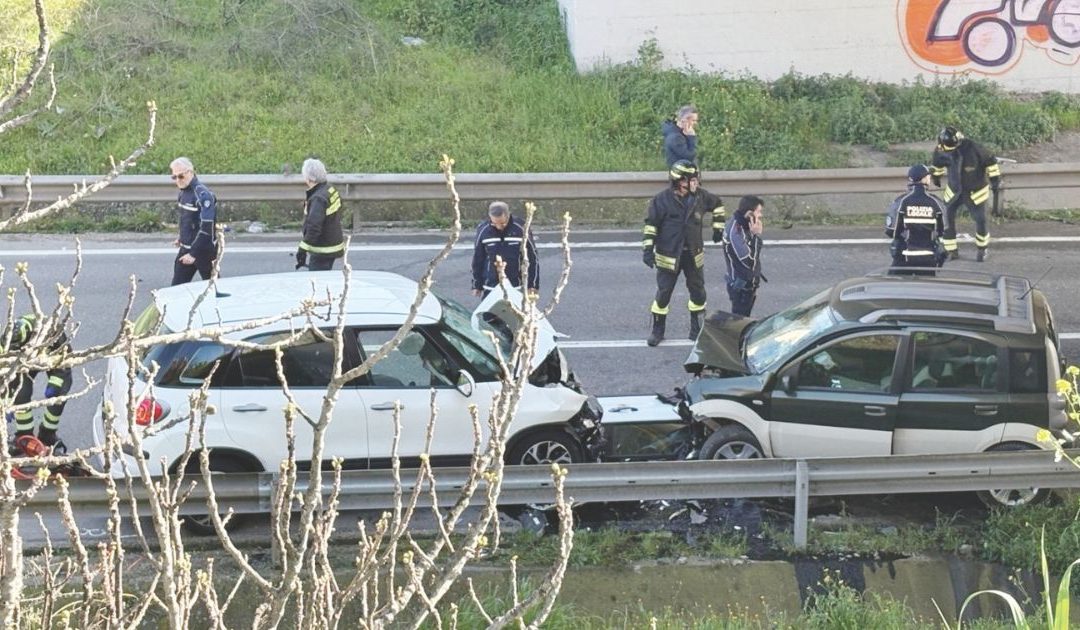 Incidente a Matera: invade la corsia per un malore, un morto e due feriti