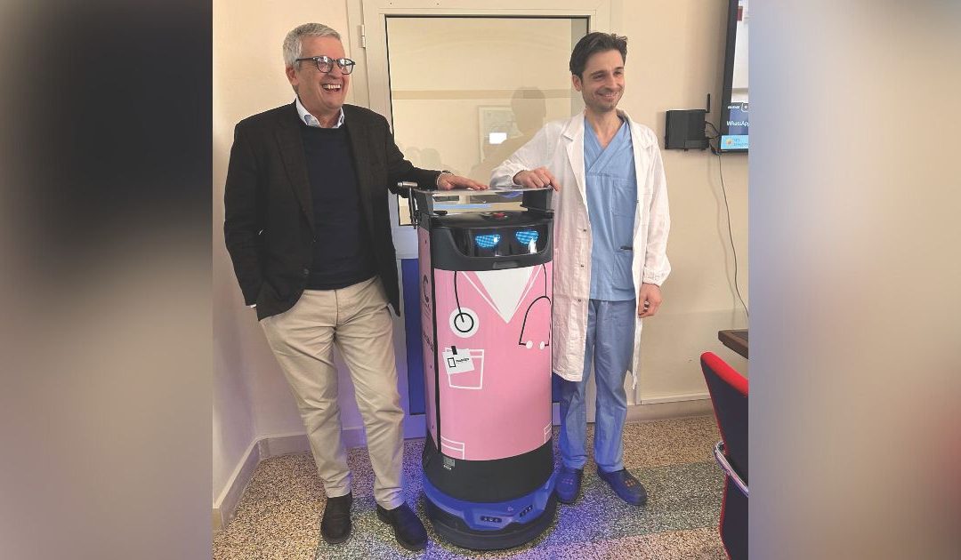 De Salazar e Bruni con il robot