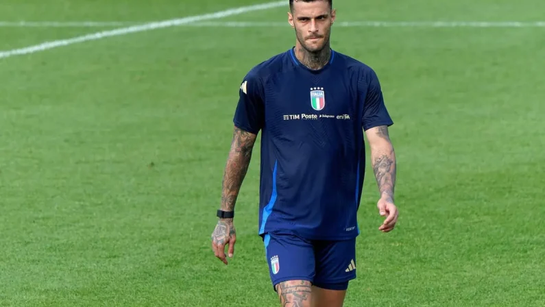 Lesione all’adduttore per Scamacca, l’attaccante salta i playoff Mondiali