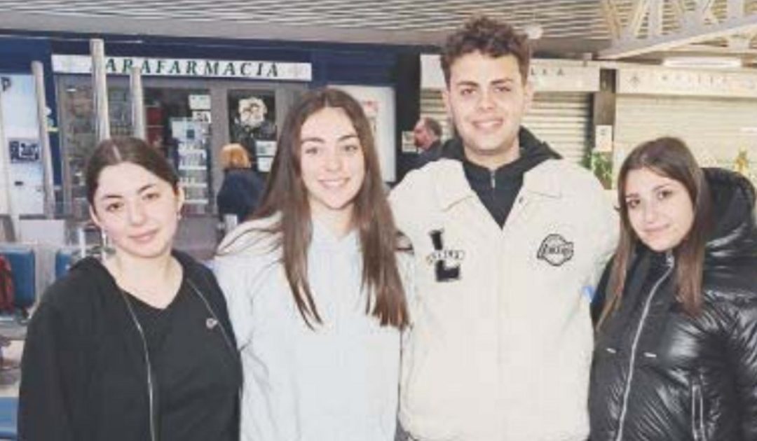 Il racconto dei ragazzi calabresi rientrati da Dubai: «Esplosioni e tanta paura»