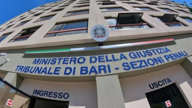 Presunta laurea falsa per assunzione in Puglia: a processo moglie ex politico Pd